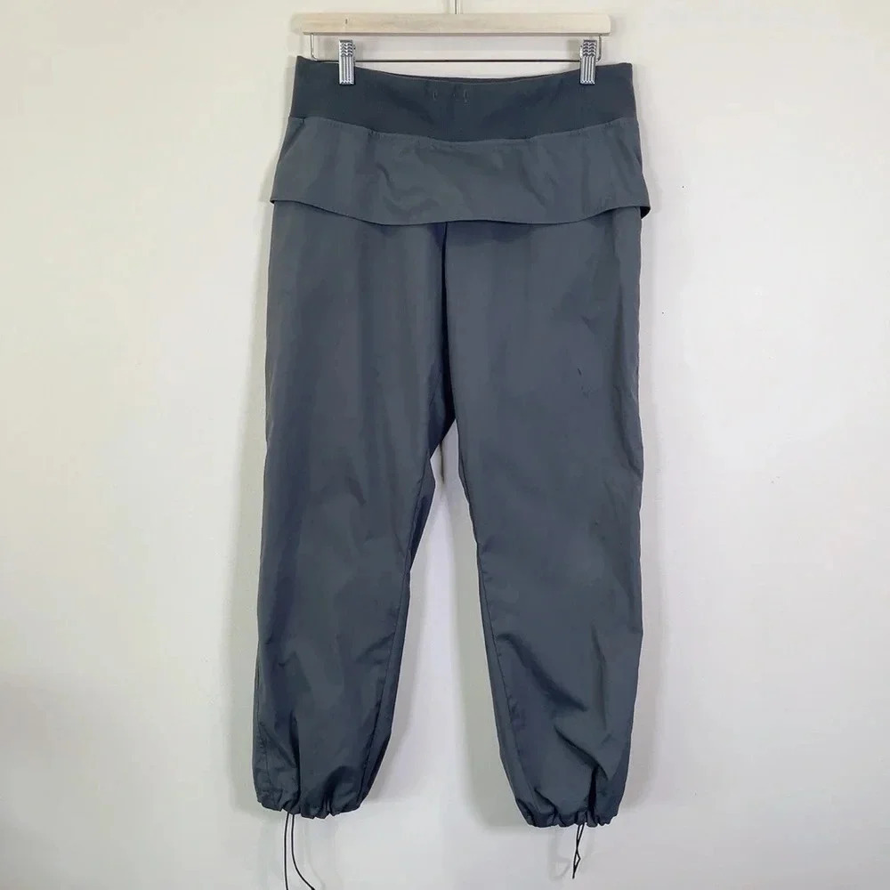 LULULEMON | LINED SOFTSHELL COVERED POCKETS ELASTIC CUFFS CAPRI PANT